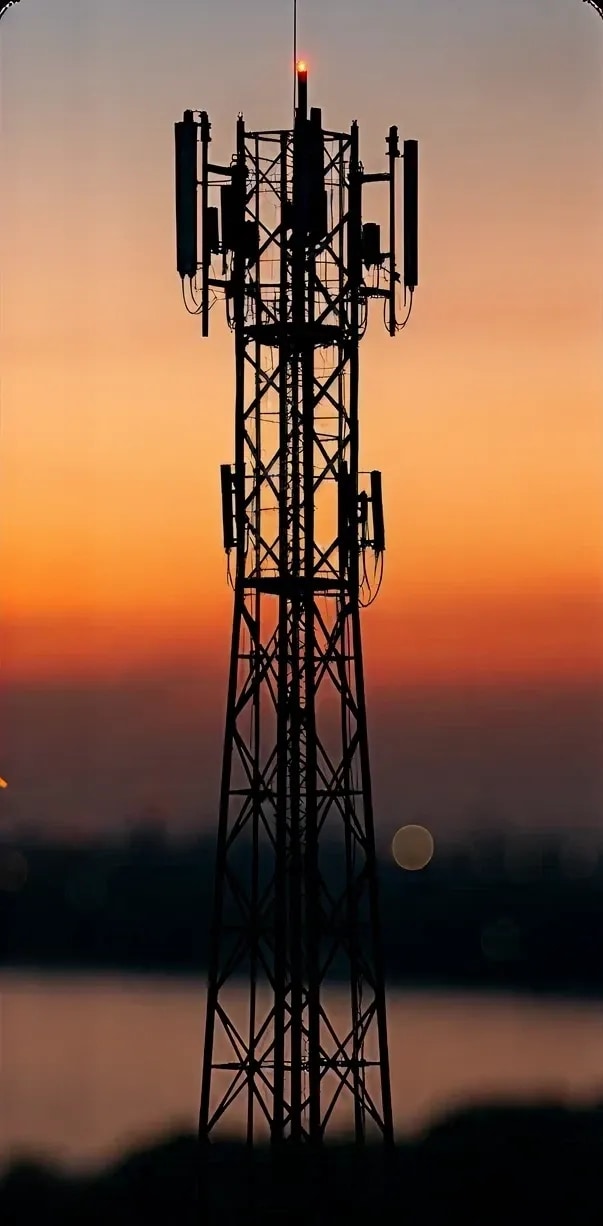 Comium mobile network tower